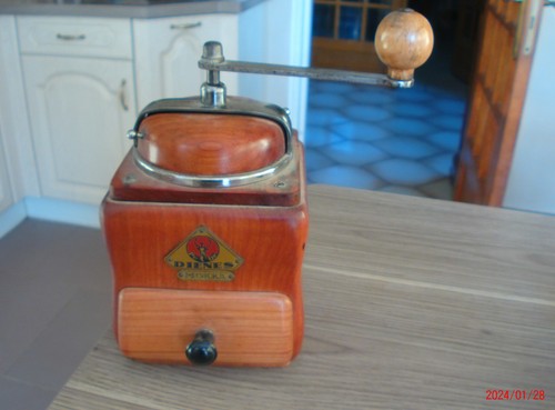 Ancien superbe moulin a - superbe,