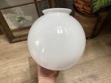 Ancien globe en verre, plafonnier vintage, boule en opaline blanche