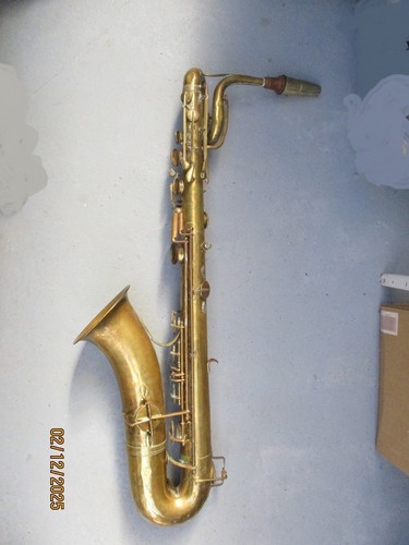 Saxophone baryton estampillé - saxophone,