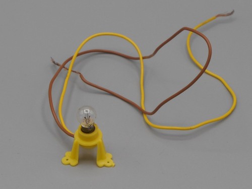 Douille sur socle - douille, pieds