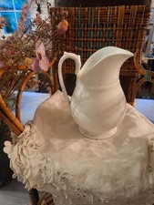 broc pichet  blanc en porcelaine ancien