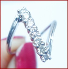 Bague en or blanc poinçonnée