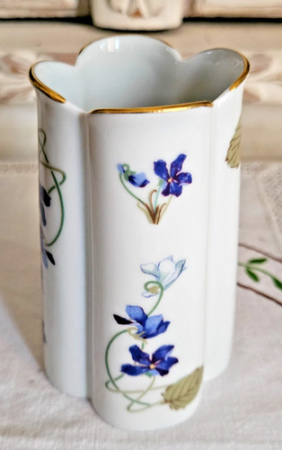 Elegant vase aux violettes - elegant,