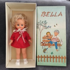 ANCIENNE POUPÉE BELLA en