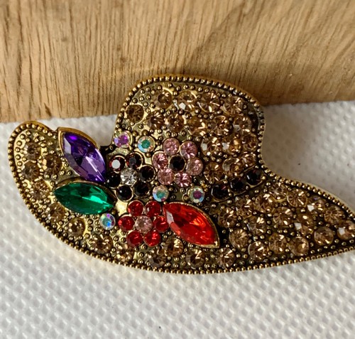 Joli chapeau vintage plaqué - joli,