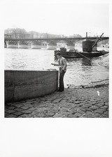 M362 Artiste peintre. Paris. Seine. Pont des Arts 1950. Photo argentique