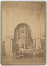 Artiste peintre à identifier. Atelier. Tunisie ? Tunisia ? Peinture.