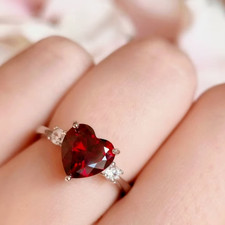 Bague de fiançailles grenat