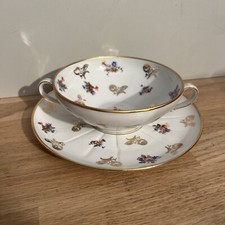 Ancienne Tasse Double Anse En Porcelaine De Limoges Motifs Fleuris Colorés Dorés