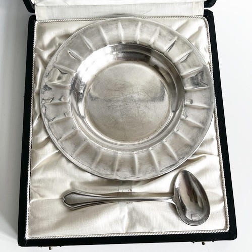 Assiette cuillère à - et,