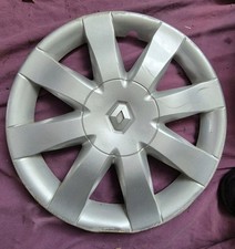 Un Enjoliveur Renault 15