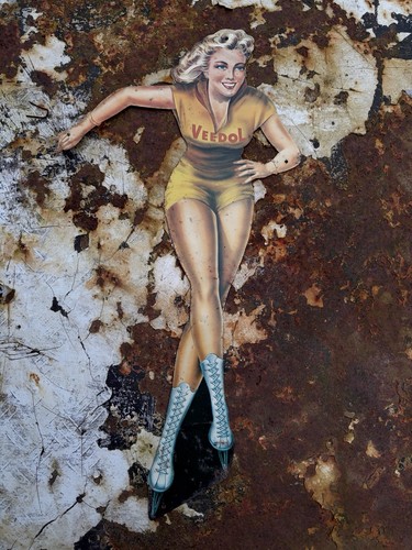 Pin publicitaire veedol - pin-up, **veedol**