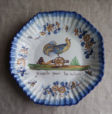 ANCIENNE ASSIETTE RÉVOLUTIONNAIRE EN FAÏENCE DE BOURG LA REINE DALPAYRAT XIXème