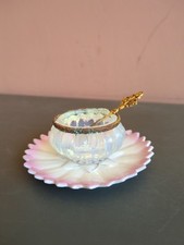 Ancien saleron en verre opalescent irisé + soucoupe en porcelaine rose +...