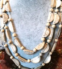 Très joli Collier 3Rangs en