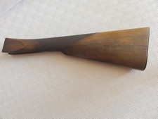 très ancienne crosse ouvragée en bois de fusil de chasse 