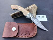 couteau de poche pliant  Lame Acier Damas Manche En Bois De Olive 79