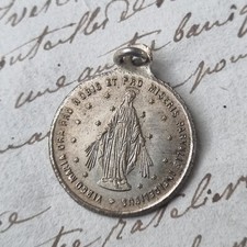 Petit Pendentif Médaille