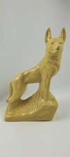 Statuette Zoomorphe Chien Berger Malinois en Céramique à Émail Ivoire Moucheté