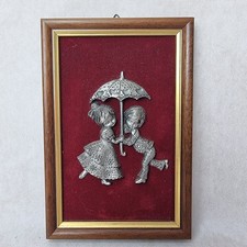 Tableau Vintage Les Étain du Prince – Couple Sous Parapluie – Décor Romantique