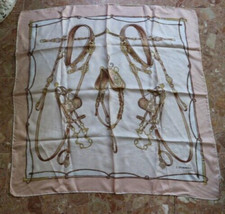 Foulard carré de soie J. D'