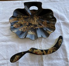 Ramasse -miettes Style Napoléon III En Carton Bouilli Décoré