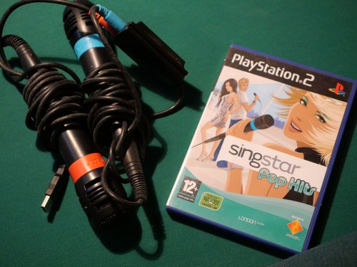 Lot avec deux micros - et, jeu