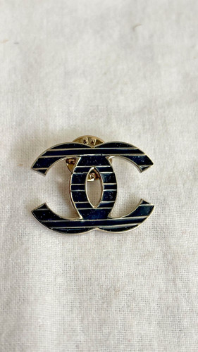 Chanel brooch logo enamel - logo,