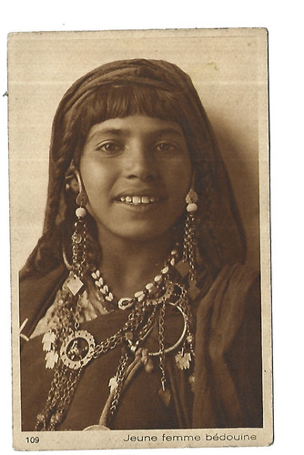 Scenes types jeune femme - ,