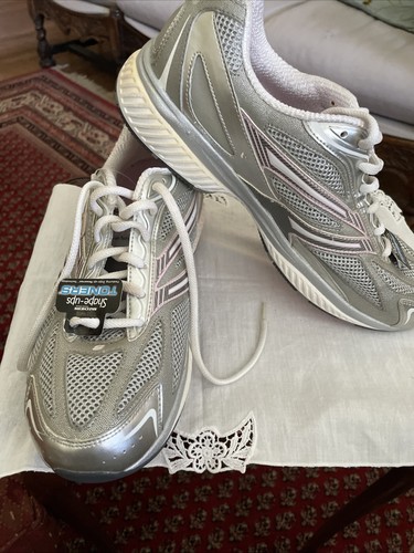 New women skechers - new,