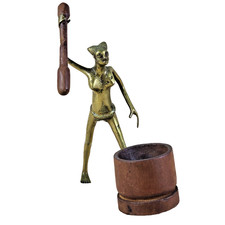 Statuette Femme Africaine en Laiton et Pilon Mortier Bois / Brass Statue Mortar