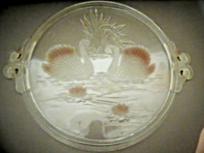 GRAND PLAT A GATEAU VERRE TAILLE DECOR CYGNES - MI XXIEME