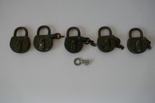 lot de 5 cadenas ancien avec 1 clé militaire armee