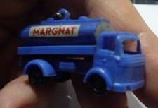 porte clef BOURBON BERLIET les vins Margnat  annees 50