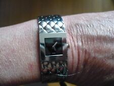 Montre Chanel matelassée très bon état