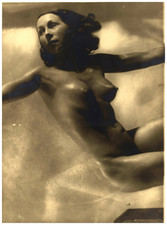 Nu moderniste vintage print, Format du carton: 36,5 x 25 cm Tirage argentiqu