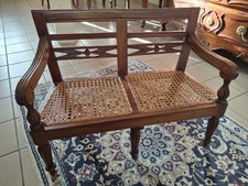 Petite BANQUETTE DE POUPEE (ou