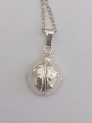 Magnifique chaîne pendentif - magnifique, e