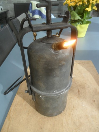 Lampe carbure acetylene - /,