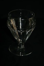 Verre de table en cristal ancien ciselé:12cm