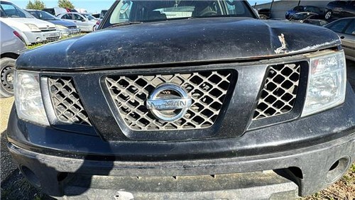 Grille capot nissan - grille,