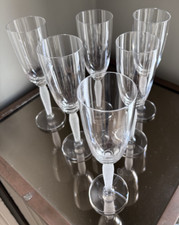 LALIQUE,  6 flutes a champagne modèle Louvre Signées
