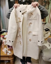 Women's off-white duffle coat, size L, for autumn and winter.