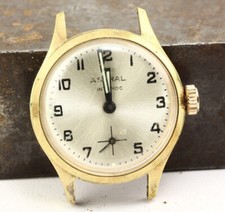 Jolie  Montre mécanique