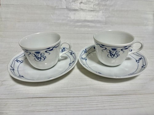 Lot tasses et - lot, soucoupes