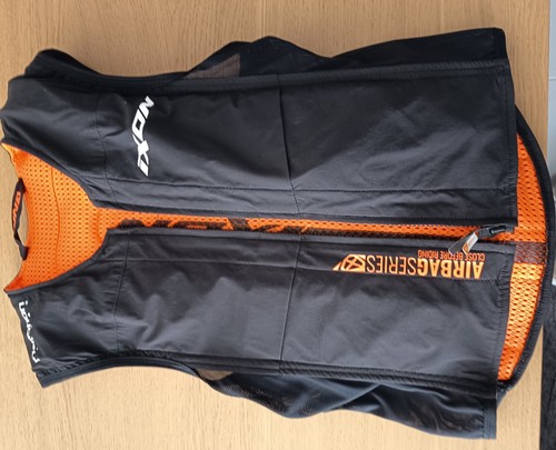 Gilet airbag ixon - ixon, porté