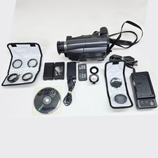 Hitachi Ultravision VM-H825LA