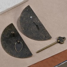 Serrure artisanale style