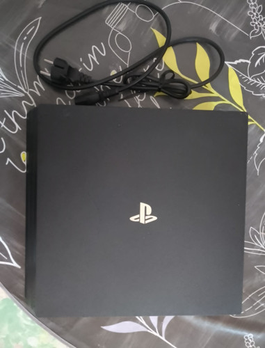 Console ps4 pro noire 500go - ps4,
