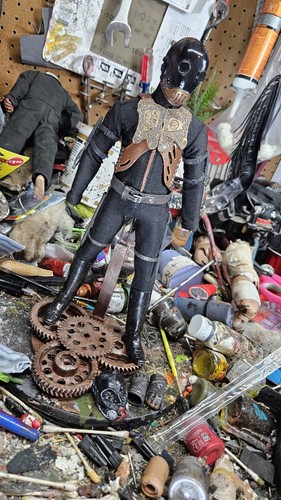Sideshow collectibles hellboy - sideshow,